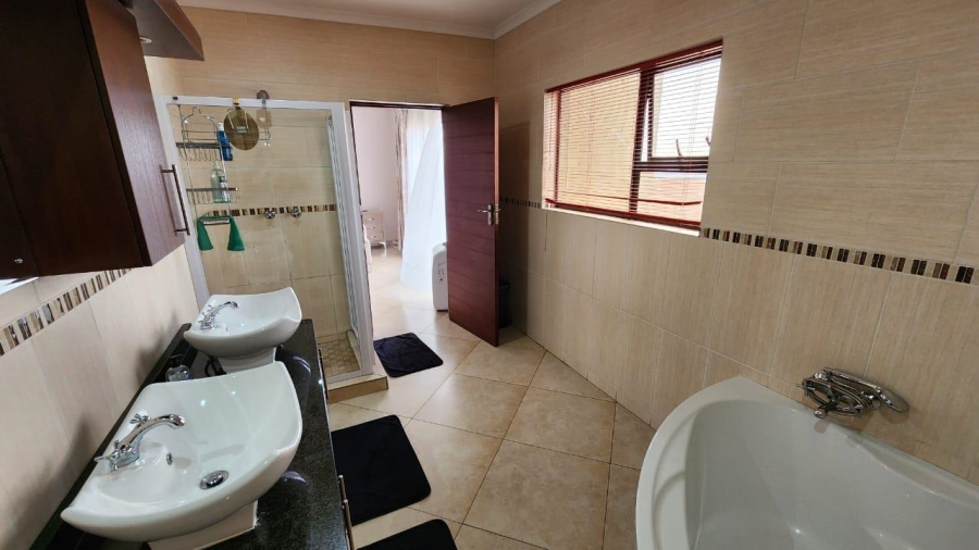 4 Bedroom Property for Sale in Cashan North West
